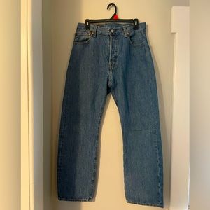 Men’s Levi 501’s , tailored to WOMENS SIZE 4 BAGGY FIT